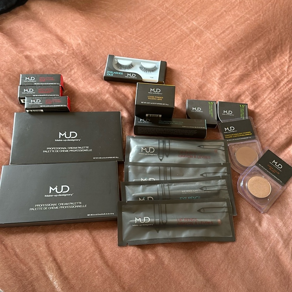 Professional MUD Makeup Kit – Everything You Need for a Flawless Look!